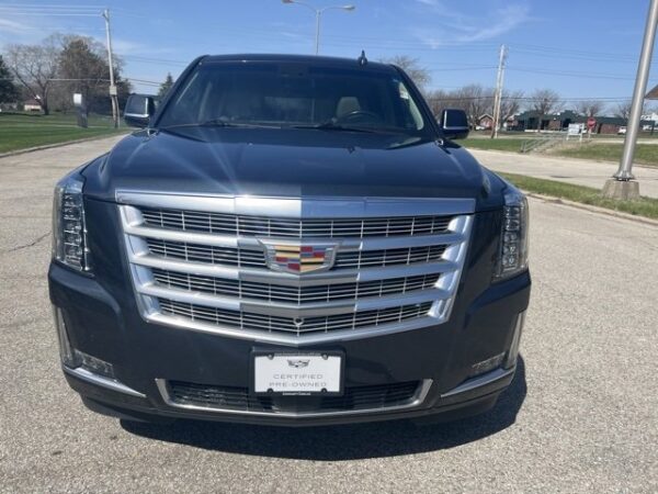Cadillac Escalade - Image 4