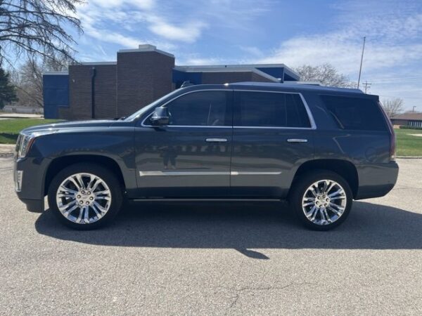 Cadillac Escalade - Image 2